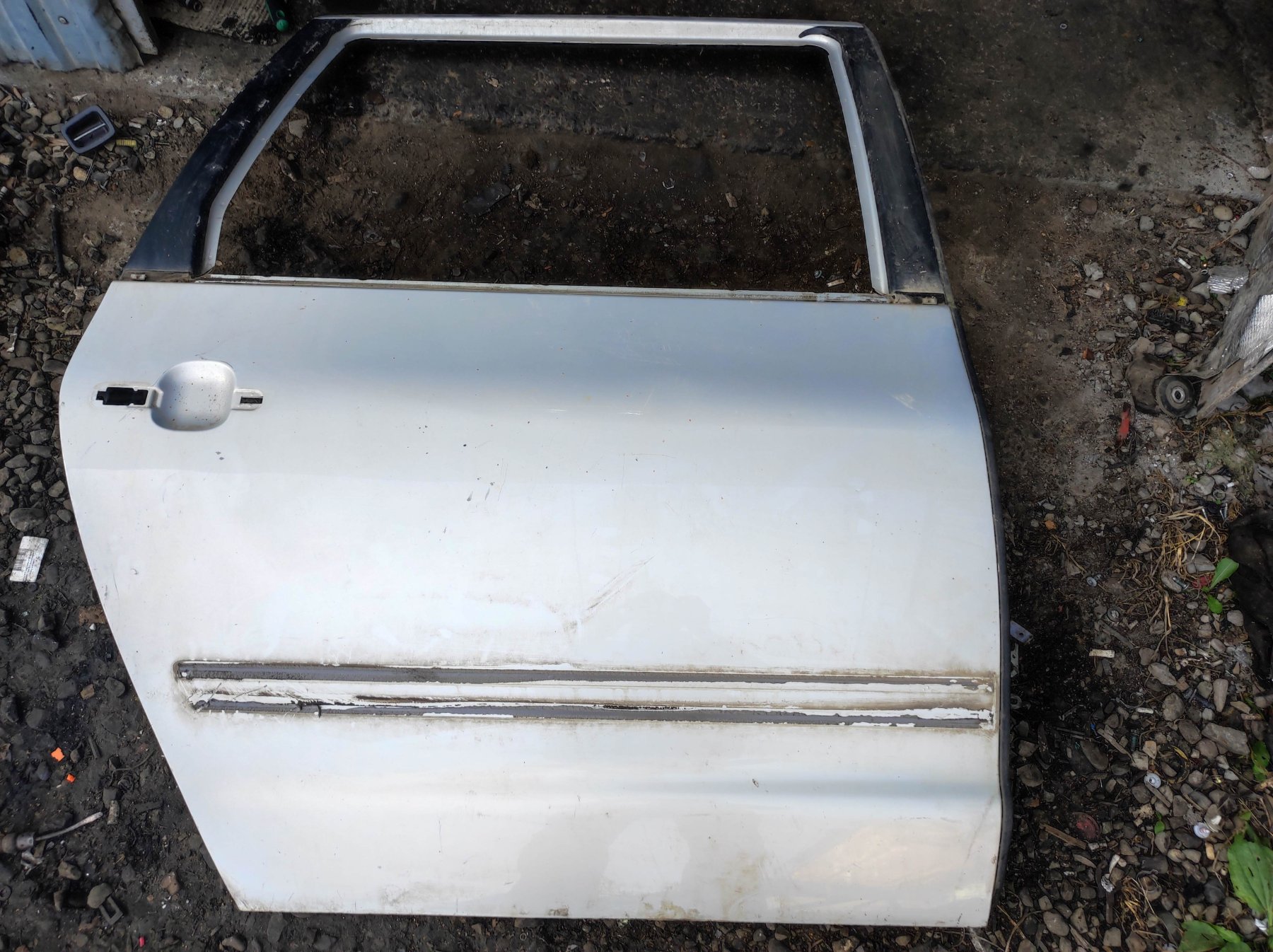 двері задні в зборі; двері задні, праві; двері пасажирські задні праві Volkswagen Sharan I (1995-2010) 7M3833022B