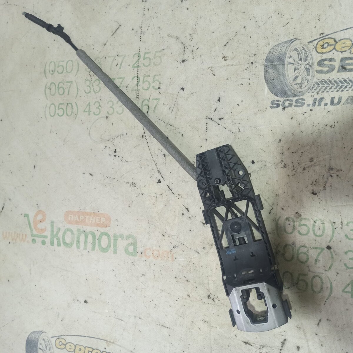 тримач зовнішньої ручки дверей, задніх правих Volkswagen Tiguan I (2007-2016) 5N0839885H