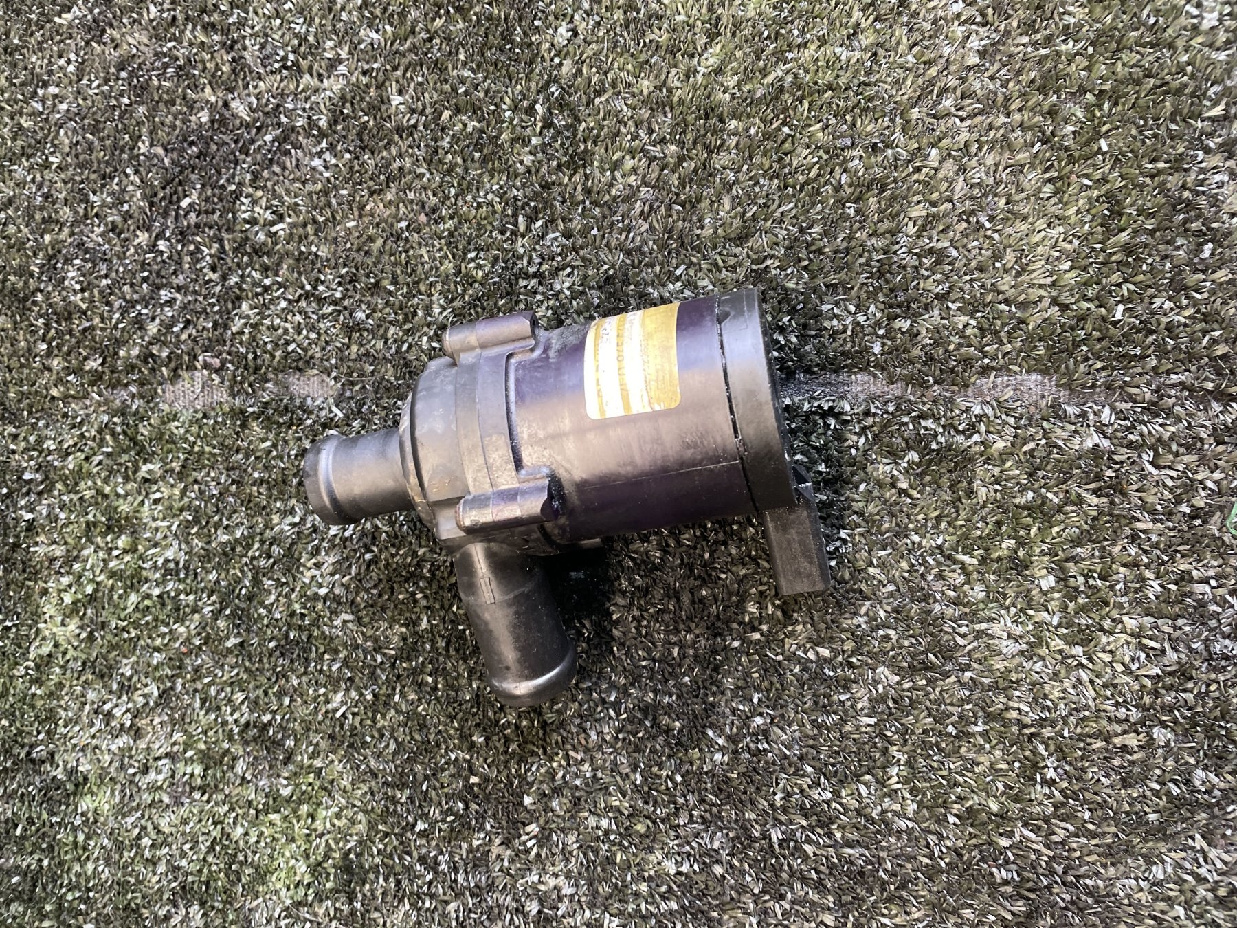 Додатковий насос охолодження Volkswagen Touareg I (2002-2010) 7L0965561