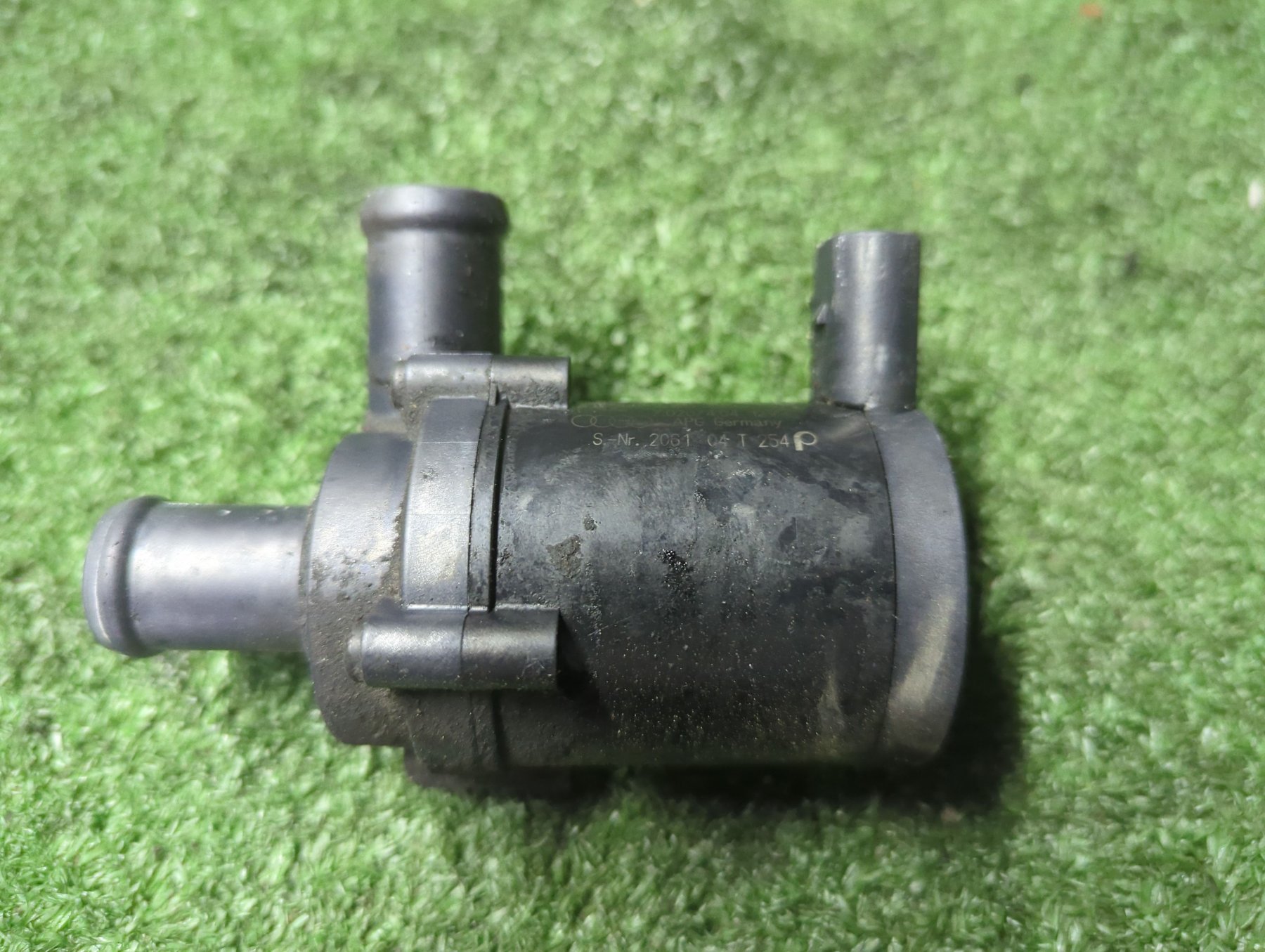 Додатковий насос охолодження Volkswagen Touareg I (2002-2010) 7L0965561