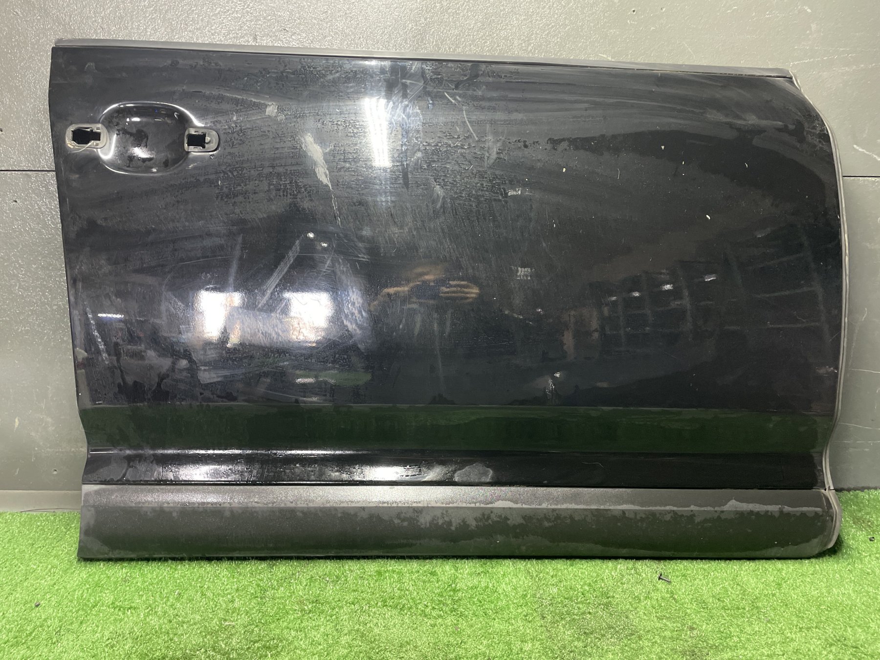 Двері передні праві Volkswagen Touareg I (2002-2010) 7L0831056L