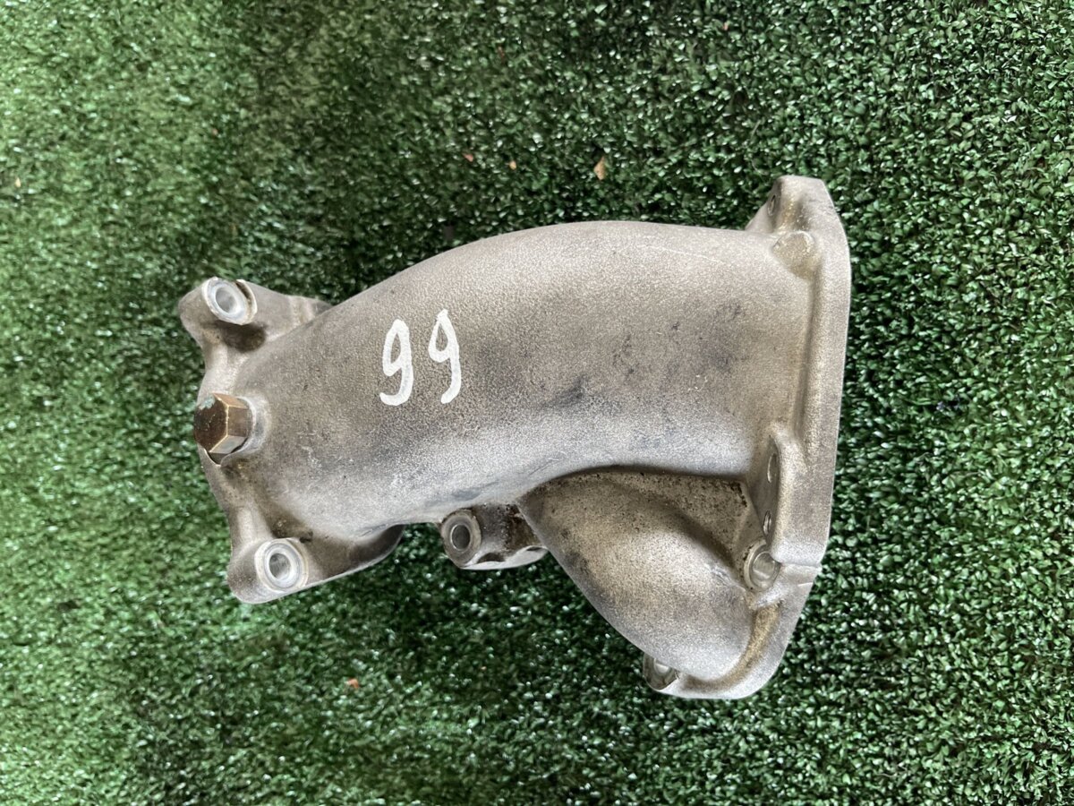 Фланець дросельної заслони Volkswagen Touareg I (2002-2010) 059145997H