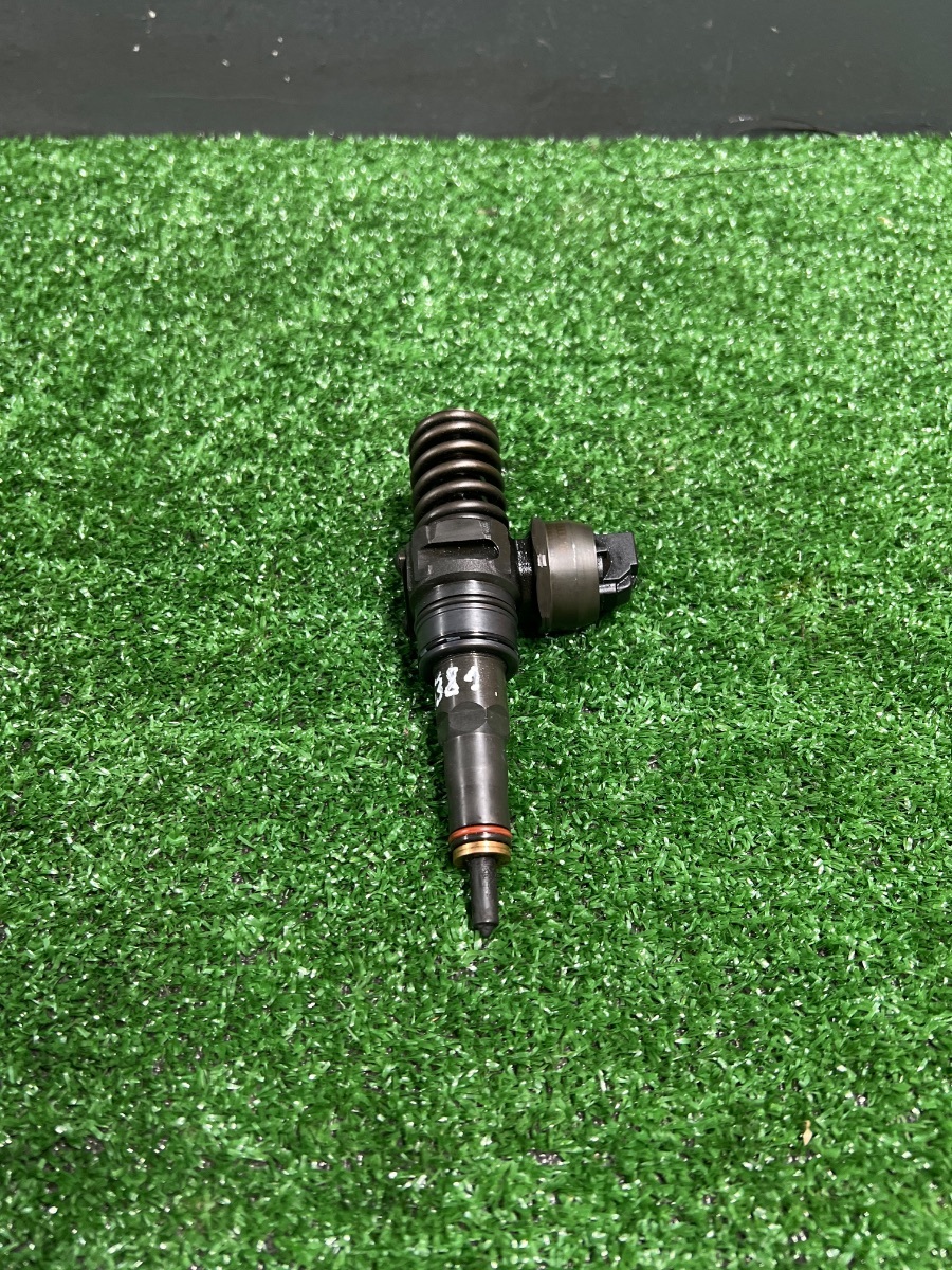 Форсунка впорскування палива Volkswagen Touareg I (2002-2010) 07Z130073F