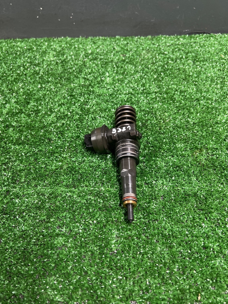 Форсунка впорскування палива Volkswagen Touareg I (2002-2010) 07Z130073F