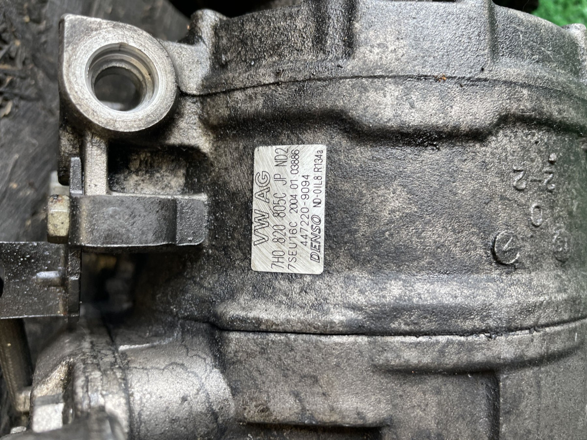 Компресор кондиціонера Volkswagen Touareg I (2002-2010) 7H0820805C