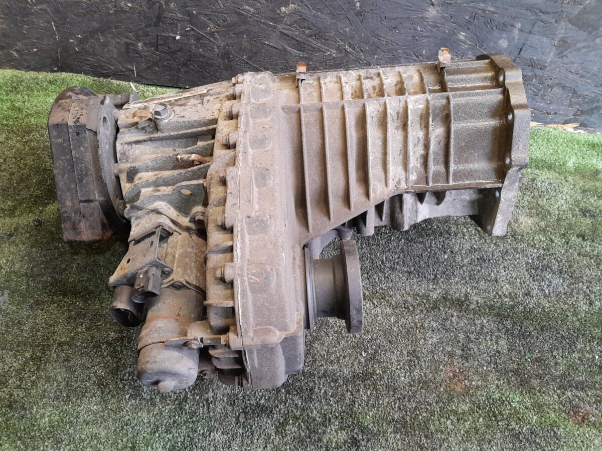 коробка роздавальна Volkswagen Touareg I (2002-2010) 0AD341010T