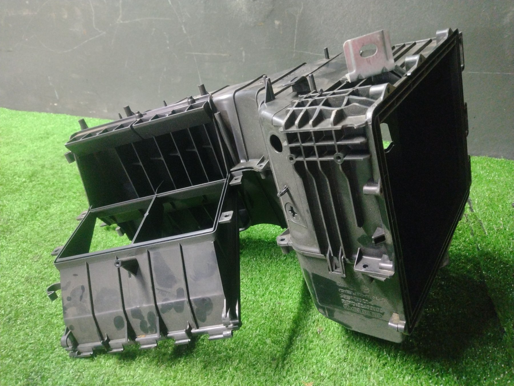 Корпус пічки Volkswagen Touareg I (2002-2010) 7L0820095