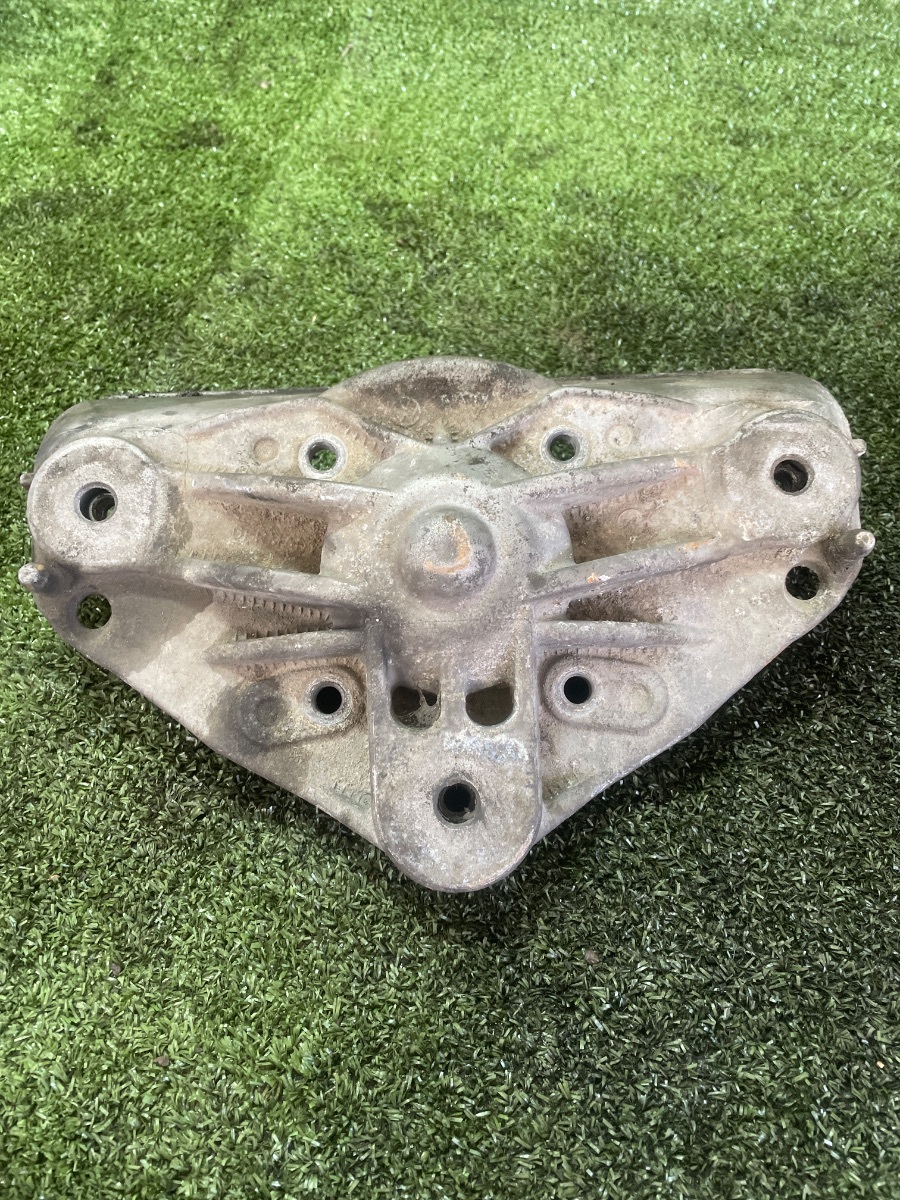 Кронштейн опори амортизатора Volkswagen Touareg I (2002-2010) 7L0412391D