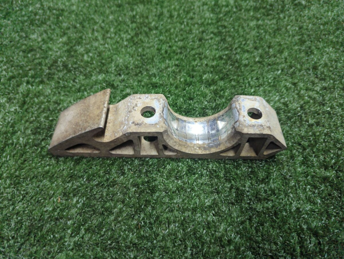 Кронштейн стабілізатора Volkswagen Touareg I (2002-2010) 7L0411063B