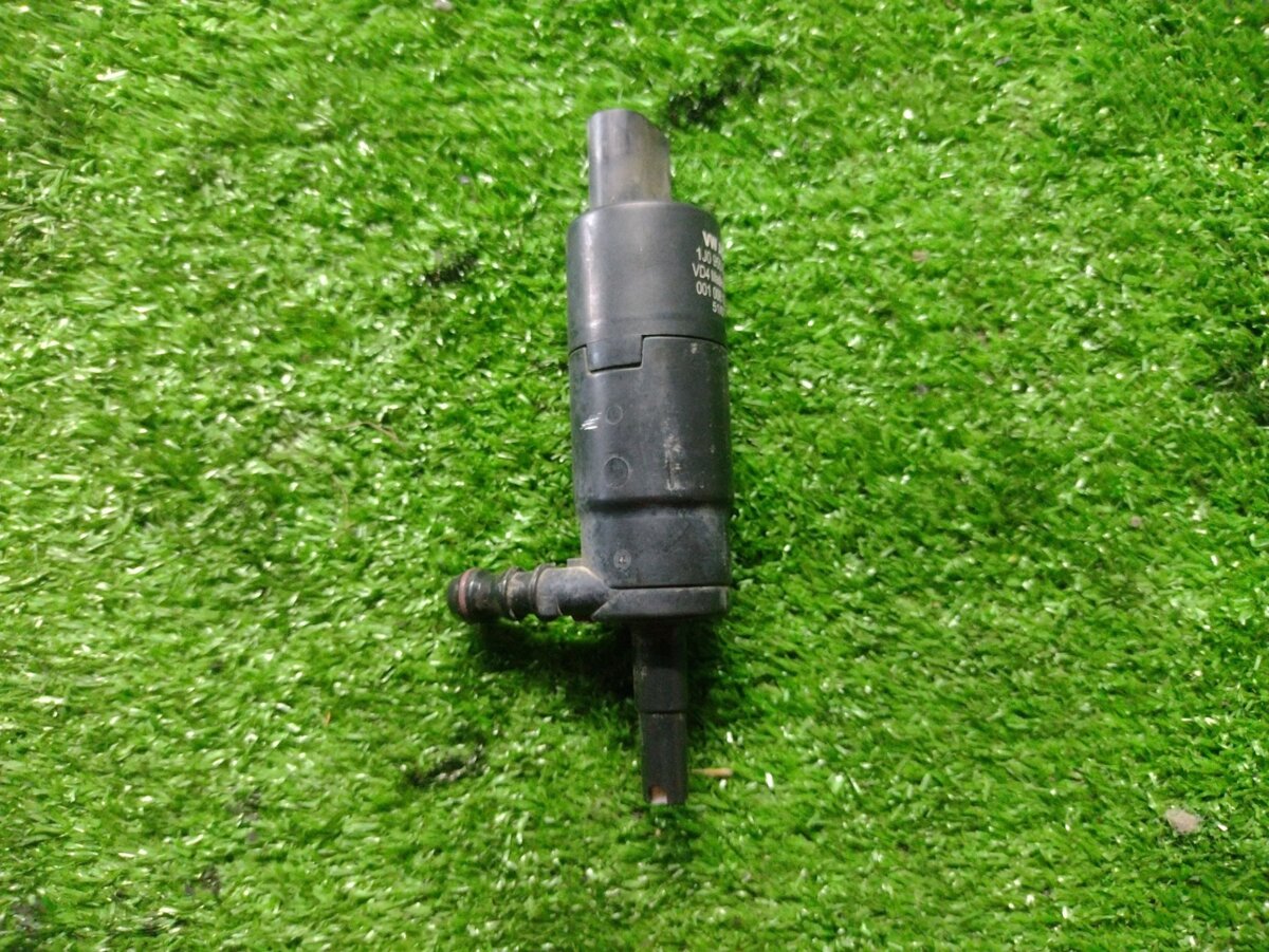 Моторчик омивача фар Volkswagen Touareg I (2002-2010) 1J0955681