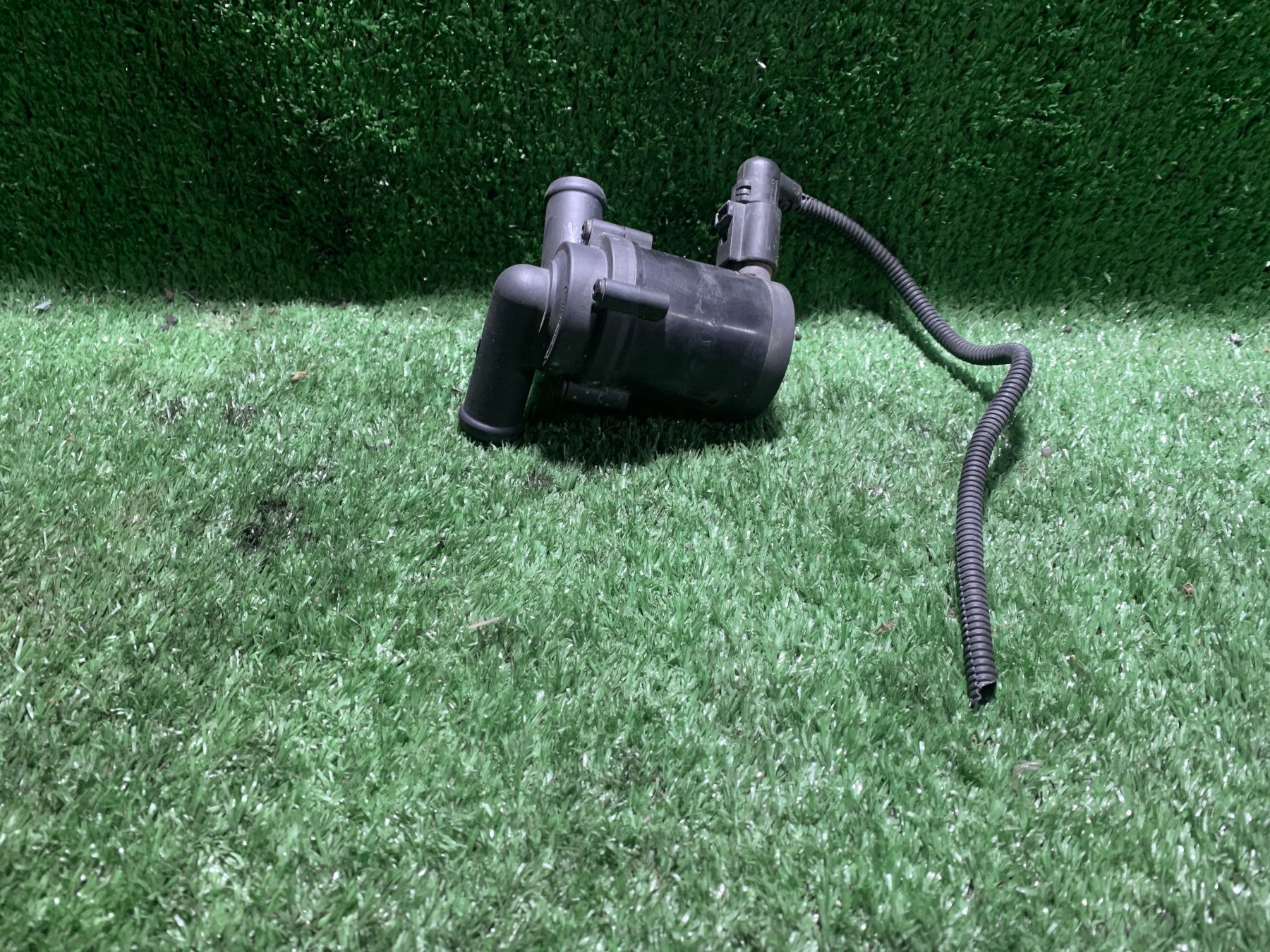 Насос Volkswagen Touareg I (2002-2010) 7L0965561