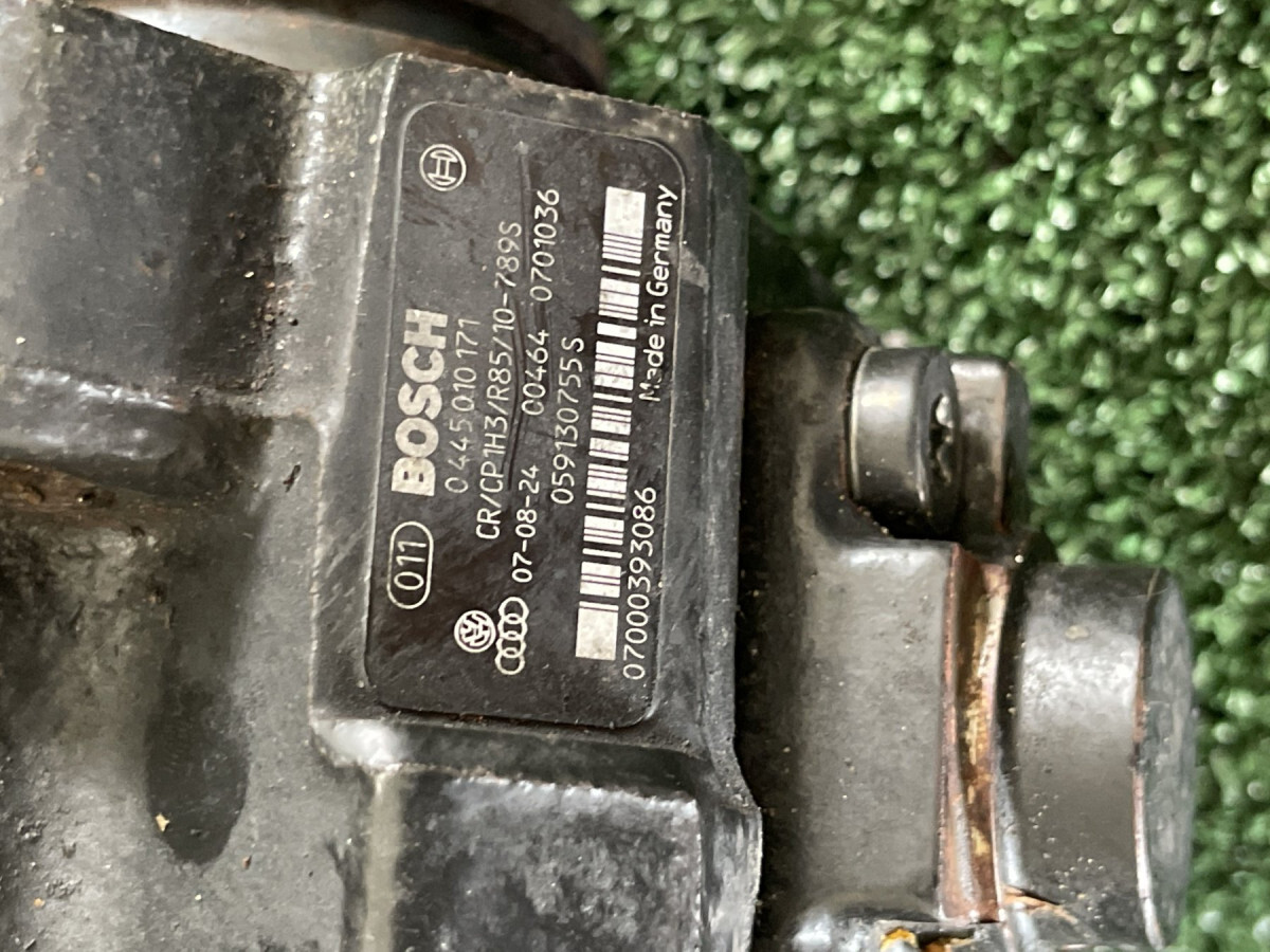 Паливний насос Volkswagen Touareg I (2002-2010) 059130755S