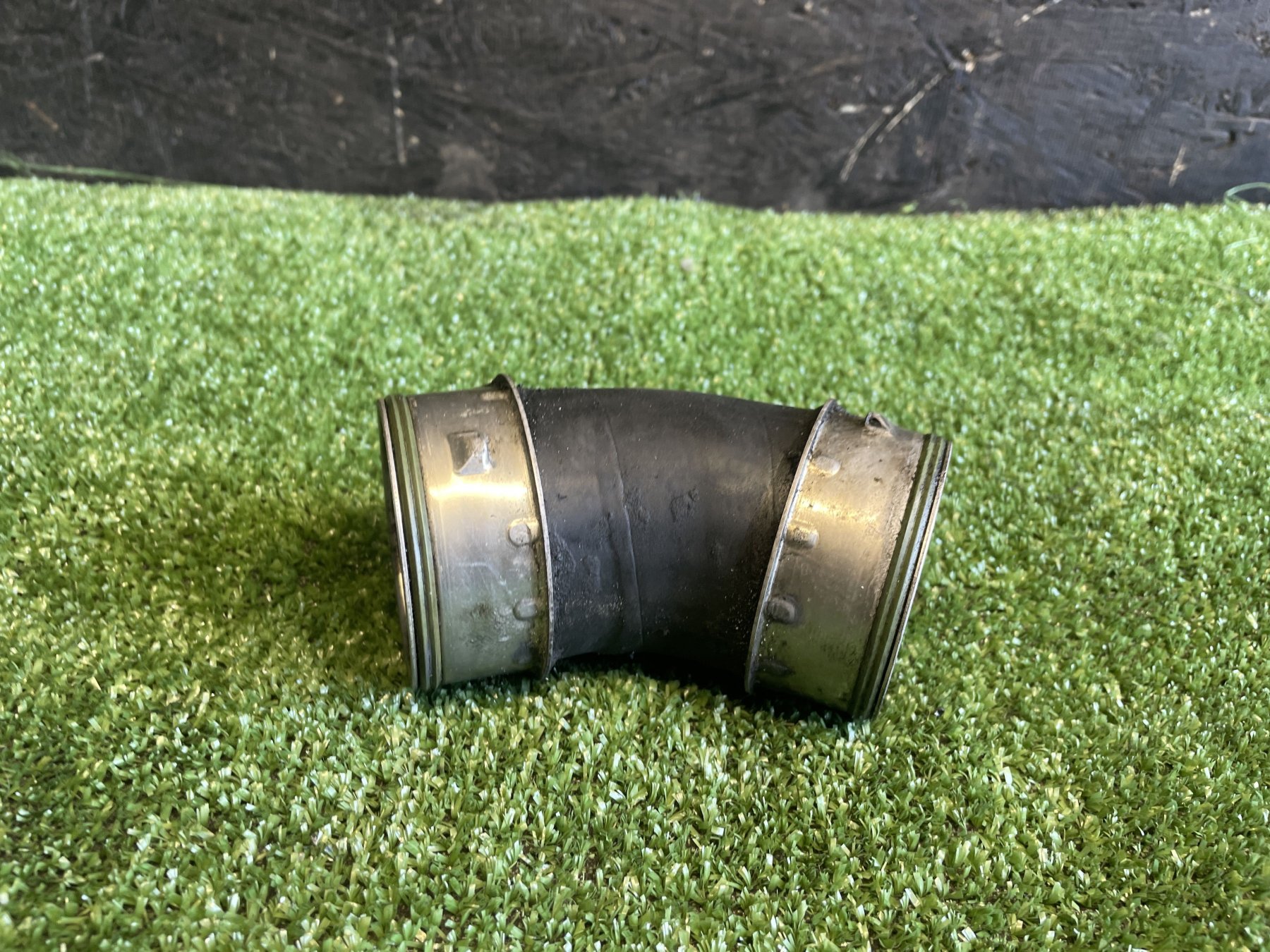 Патрубок інтеркулера Volkswagen Touareg I (2002-2010) 7L6145967B