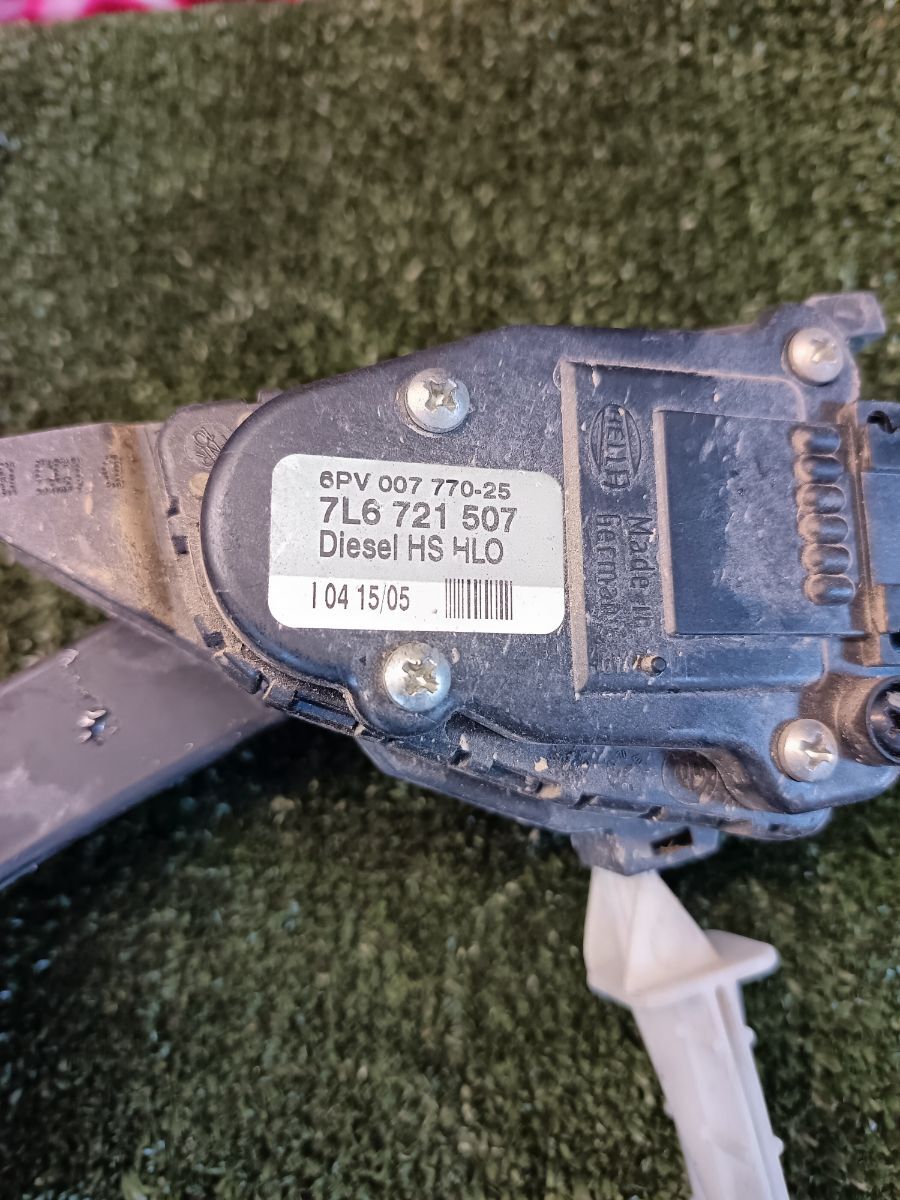 Педаль газу Volkswagen Touareg I (2002-2010) 7L6721507