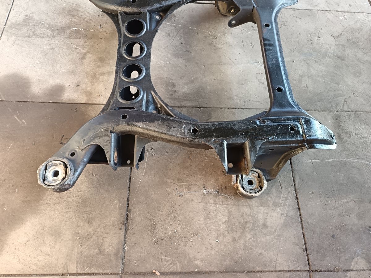 Підрамник передній Volkswagen Touareg I (2002-2010) 7L0400025