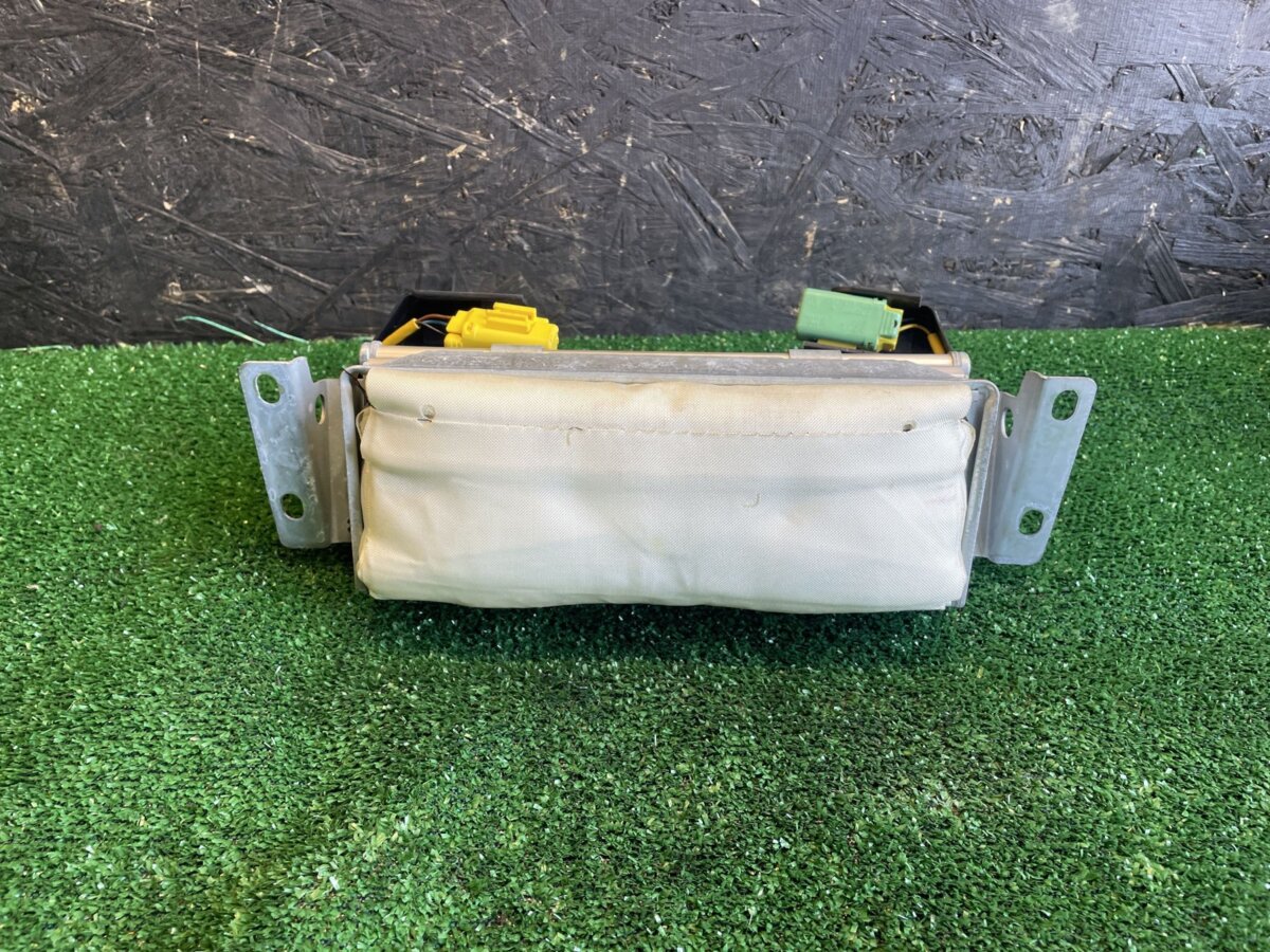 Подушка безпеки (AIRBAG) пасажирська Volkswagen Touareg I (2002-2010) 7L0880202