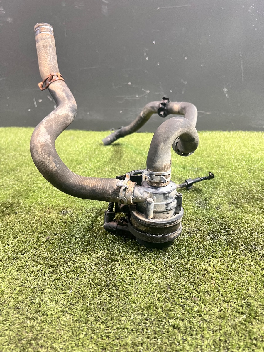 Помпа охлаждения электрическая Volkswagen Touareg I (2002-2010) 7L0965561L