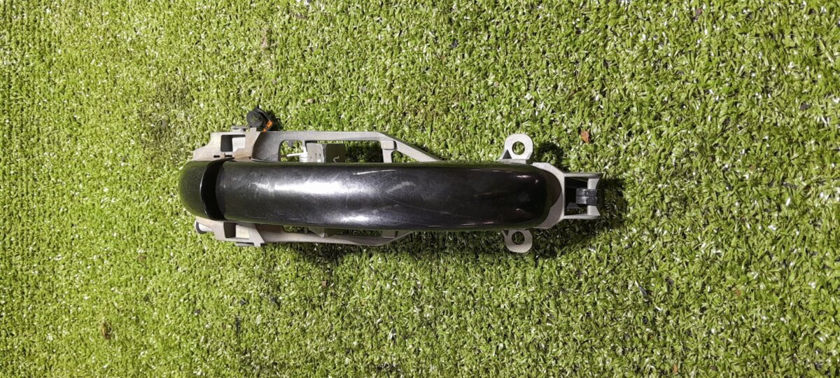 Ручка дверей зовнішня задня ліва Volkswagen Touareg I (2002-2010) 7L0839885