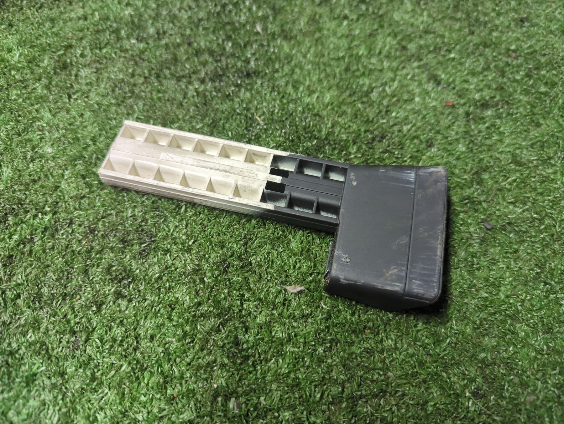 Ручка гальма стоянки Volkswagen Touareg I (2002-2010) 7L6711878F