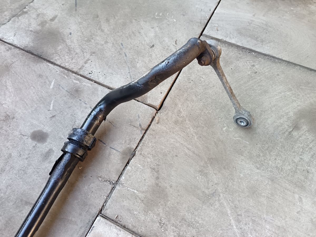 Стабілізатор передній Volkswagen Touareg I (2002-2010) 7L0411025D