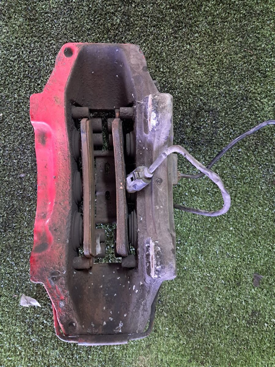 Супорт гальмівний передній лівий Volkswagen Touareg I (2002-2010) 7L6615149A