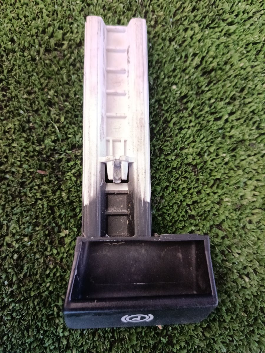 важіль ручного гальма Volkswagen Touareg I (2002-2010) 7L6711878F