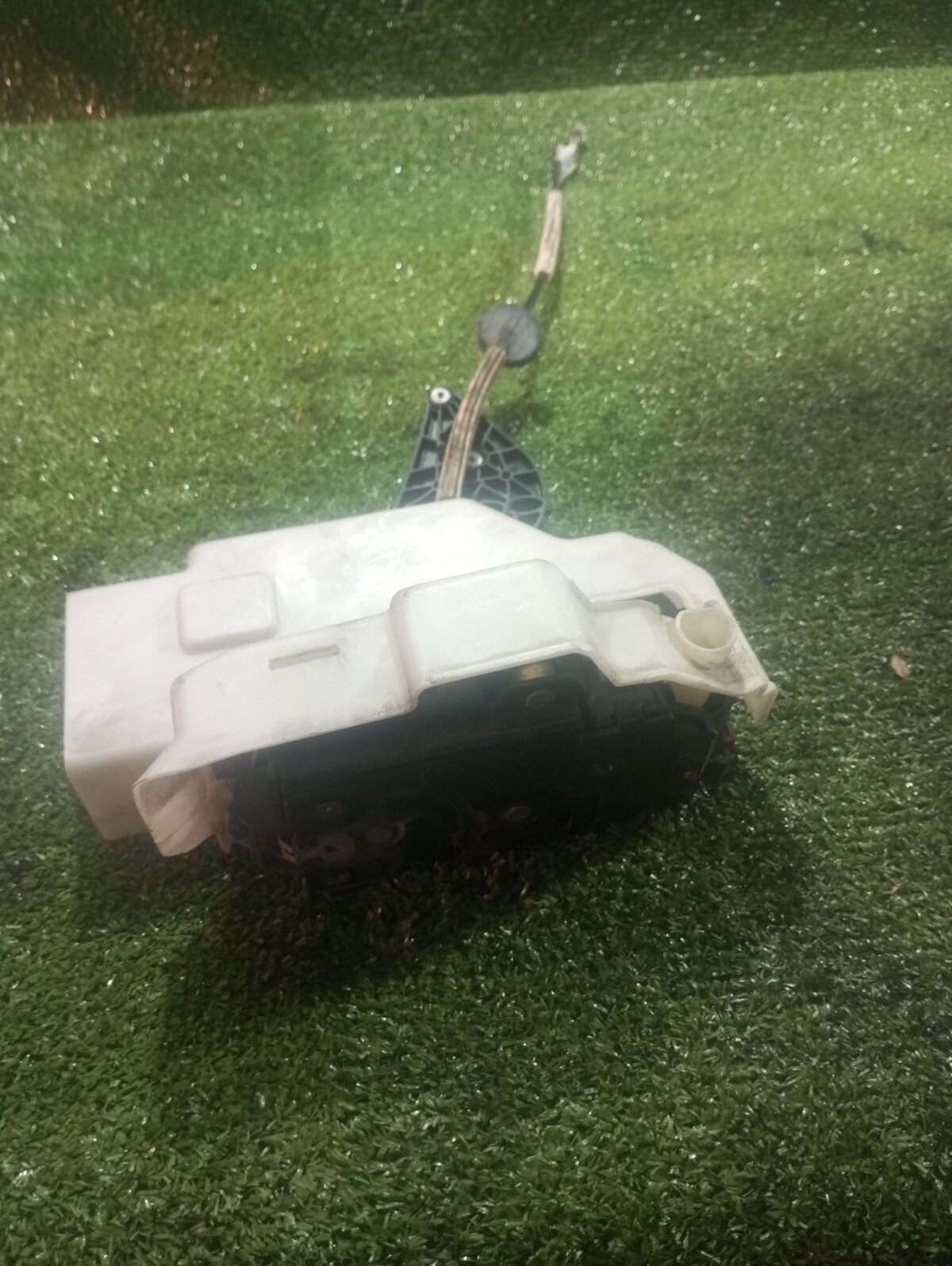 Замок дверей передній лівий Volkswagen Touareg I (2002-2010) 3D1837015A