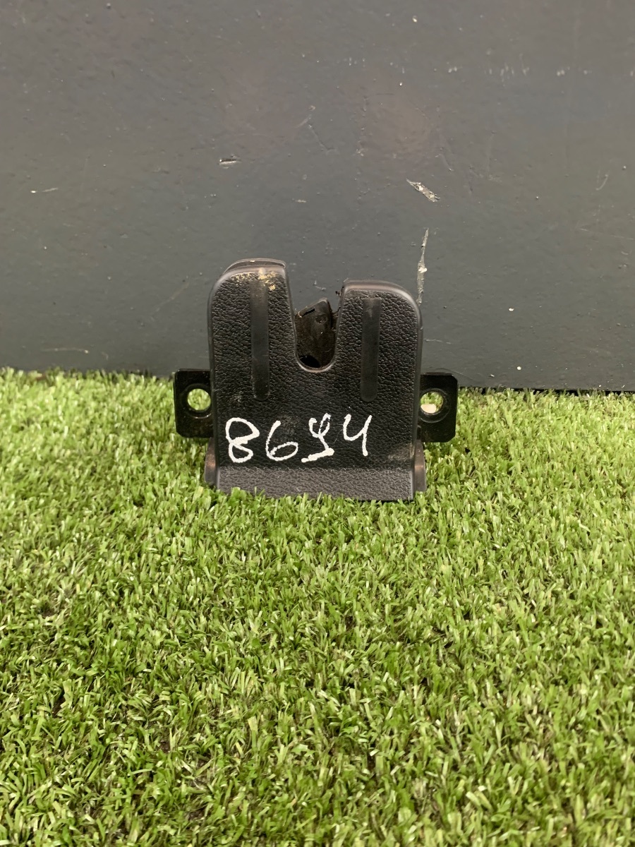 Замок кришки багажника Volkswagen Touareg I (2002-2010) 7L6827505