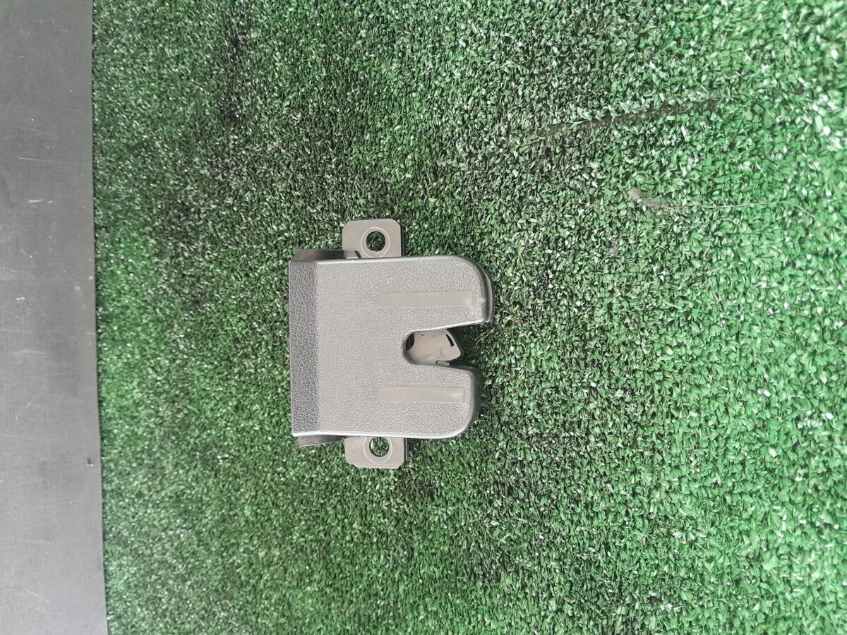 Замок кришки багажника Volkswagen Touareg I (2002-2010) 7L6827505