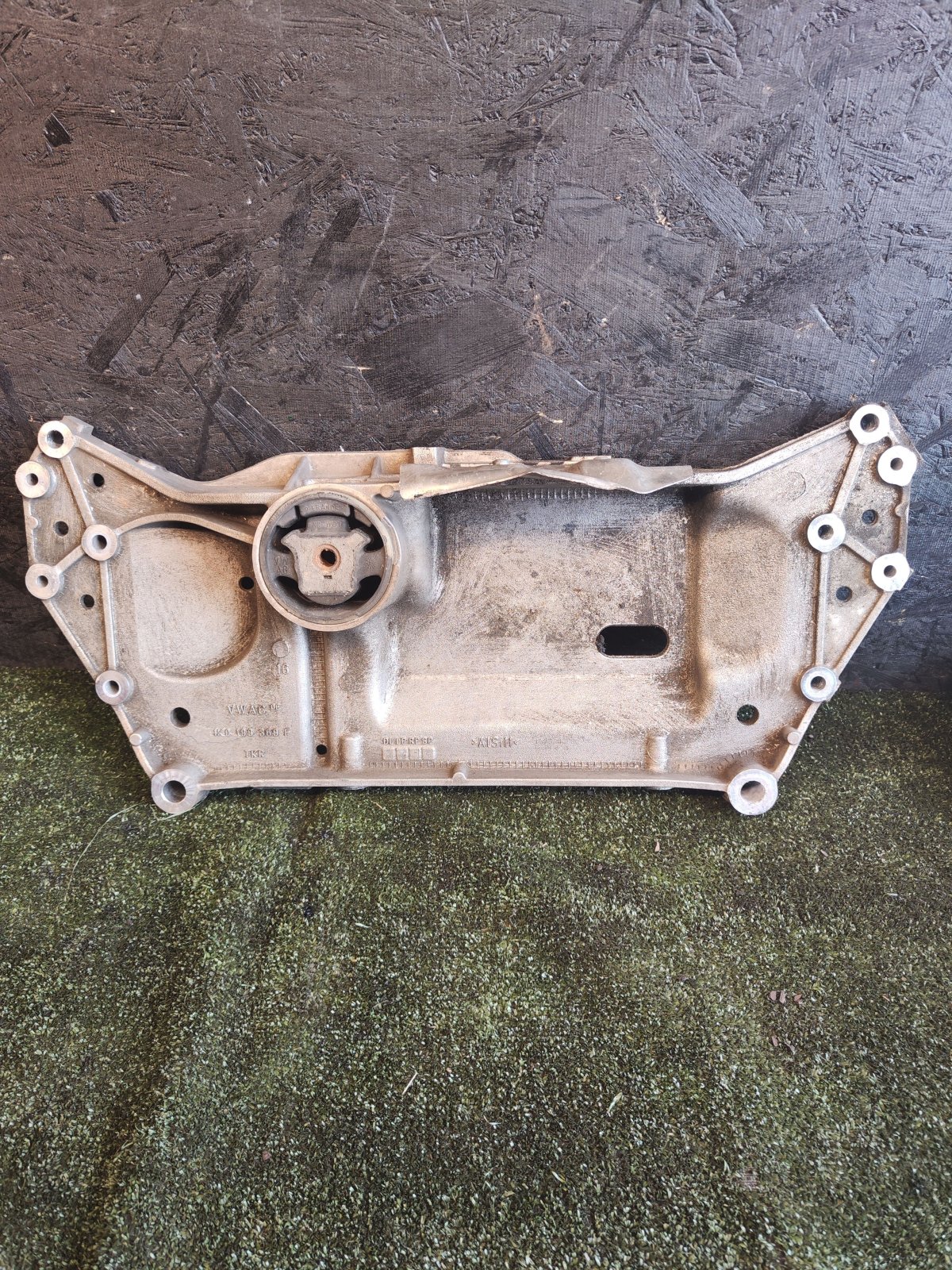 Балка підрамник Volkswagen Touran I (2003-2010) 1K0199369F