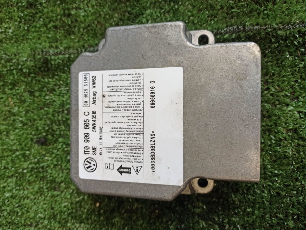Блок керування airbag Volkswagen Touran I (2003-2010) 1T0909605C