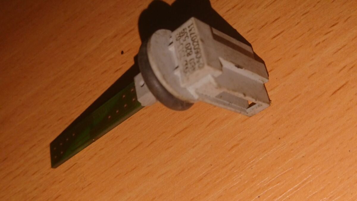 датчик температури навколишнього середовища Volkswagen Touran I (2003-2010) 4B0820539