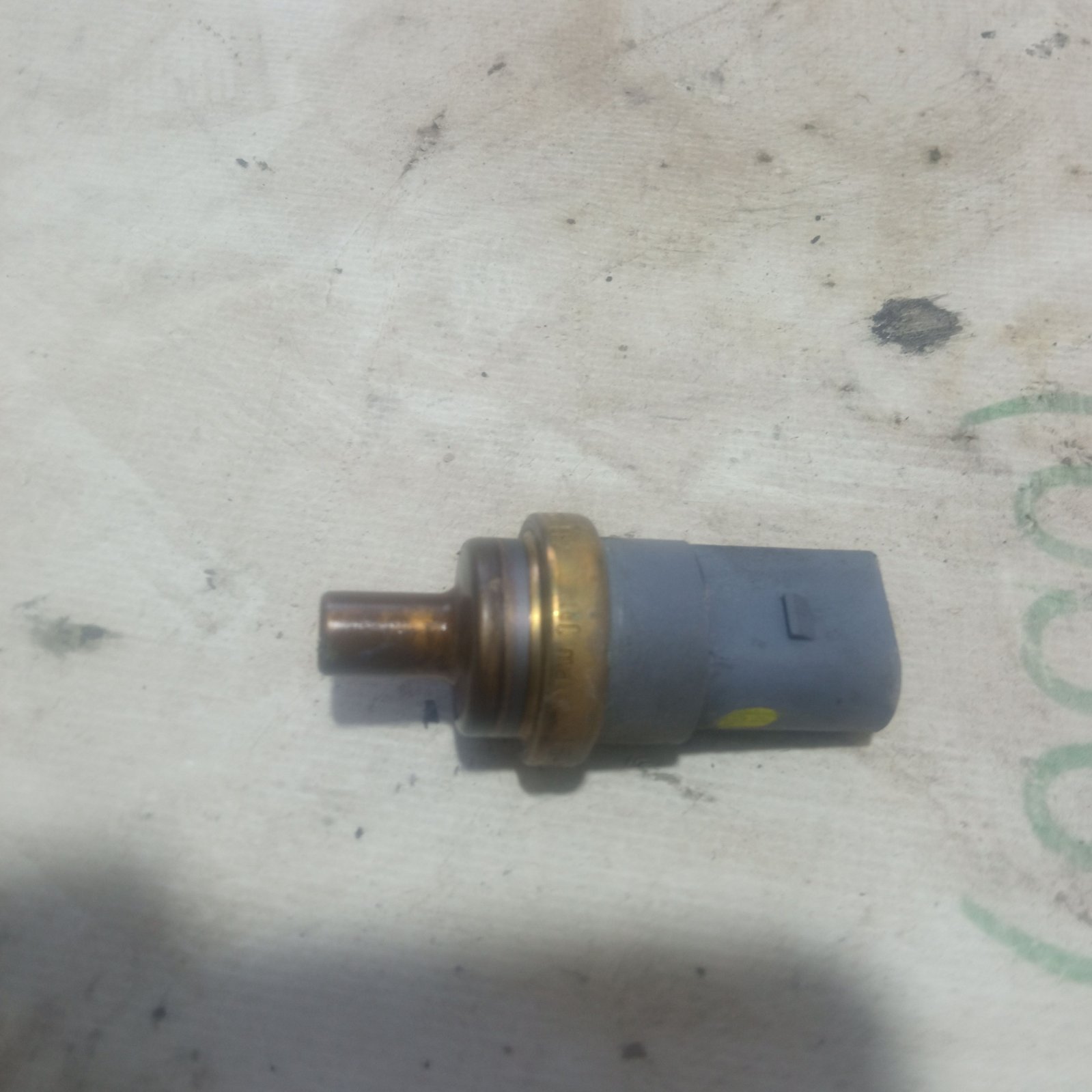 Датчик температури охолоджувальної рідини Volkswagen Touran I (2003-2010) 06A919501