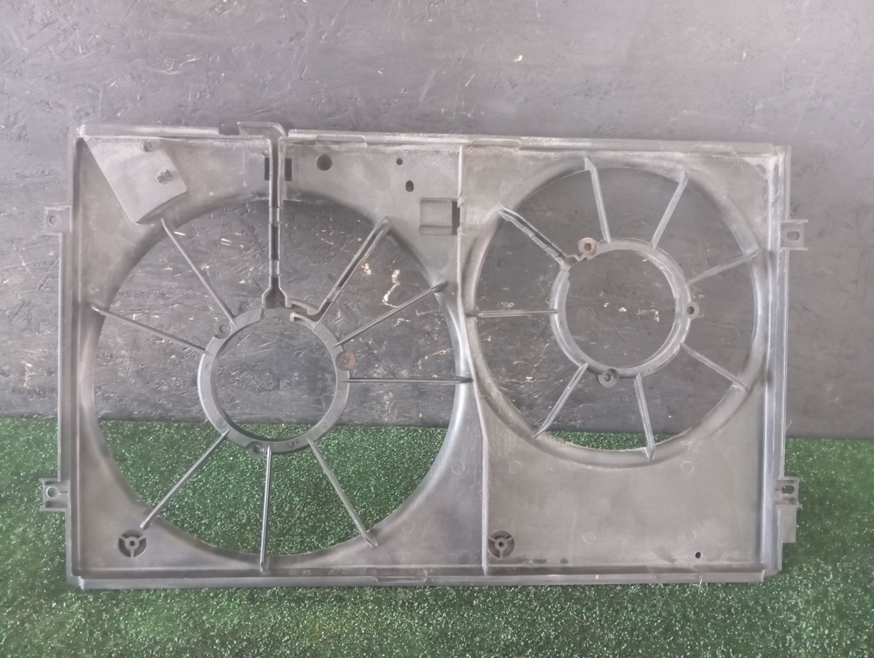 Дифузор вентилятора радіатора Volkswagen Touran I (2003-2010) 1K0121207