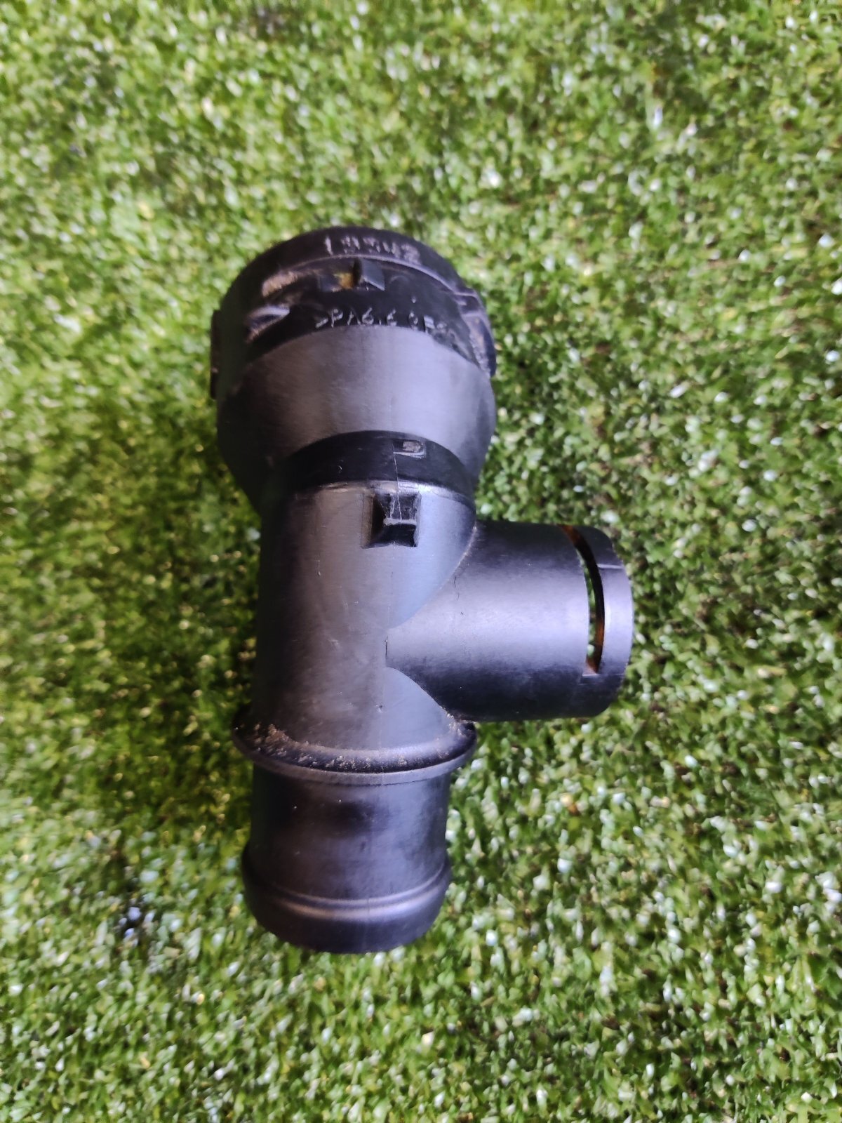 Фланець системи охолодження Volkswagen Touran I (2003-2010) 1K0122291AD