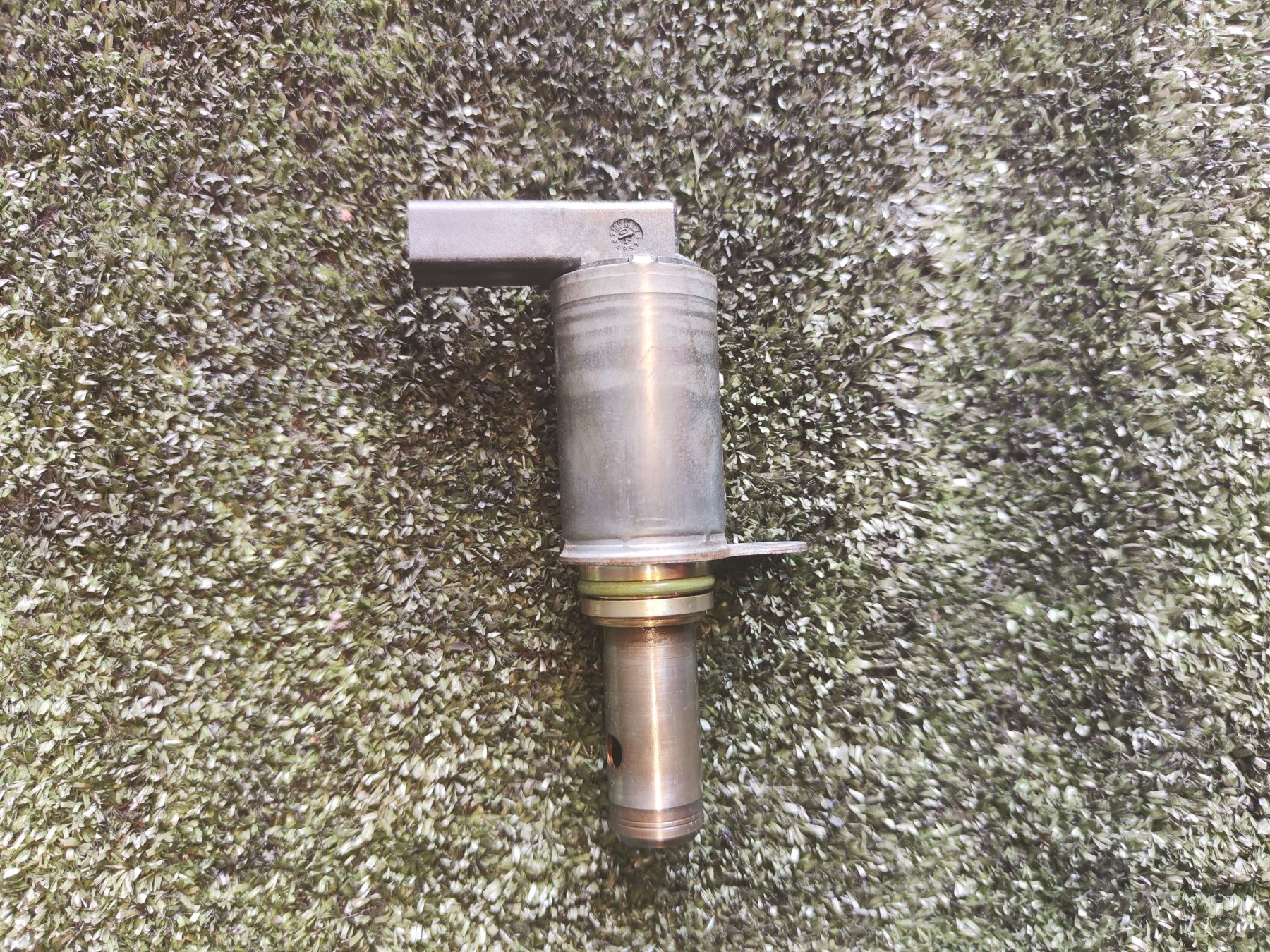 Клапан керування, регулювання фаз газорозподіл Volkswagen Touran I (2003-2010) 03C906455