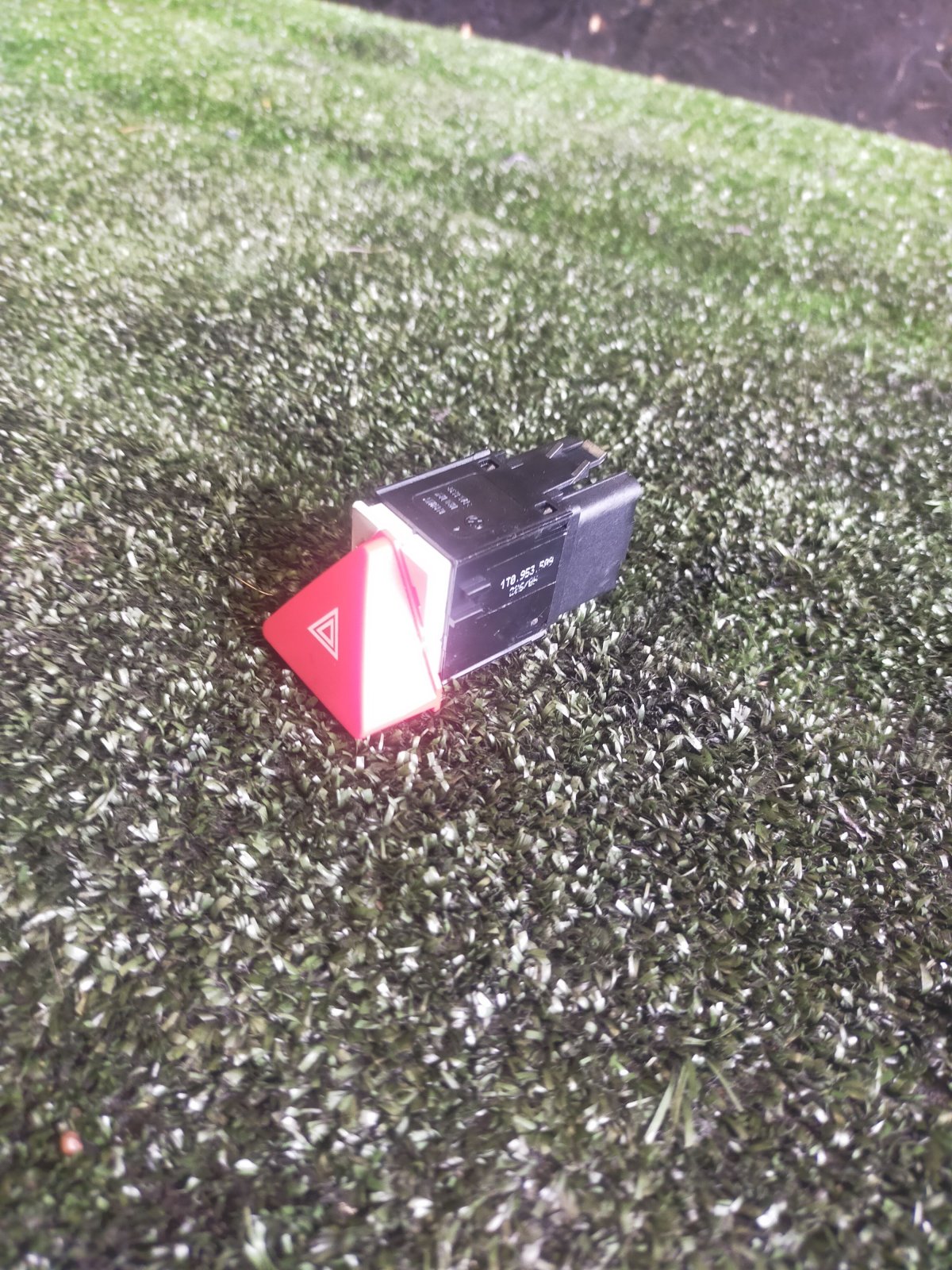 Кнопка аварійки Volkswagen Touran I (2003-2010) 1T0953509