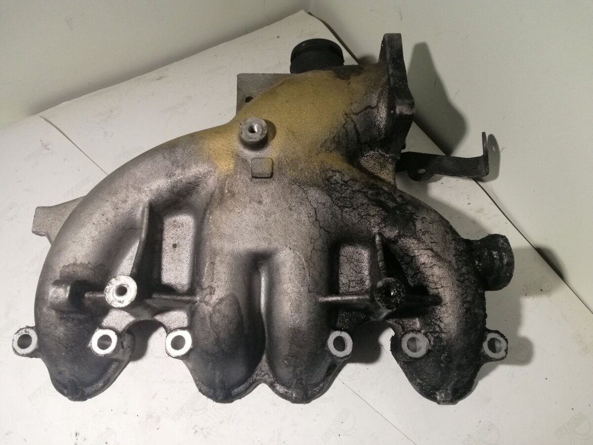 коллектор впускной Volkswagen Touran I (2003-2010) 03G129713