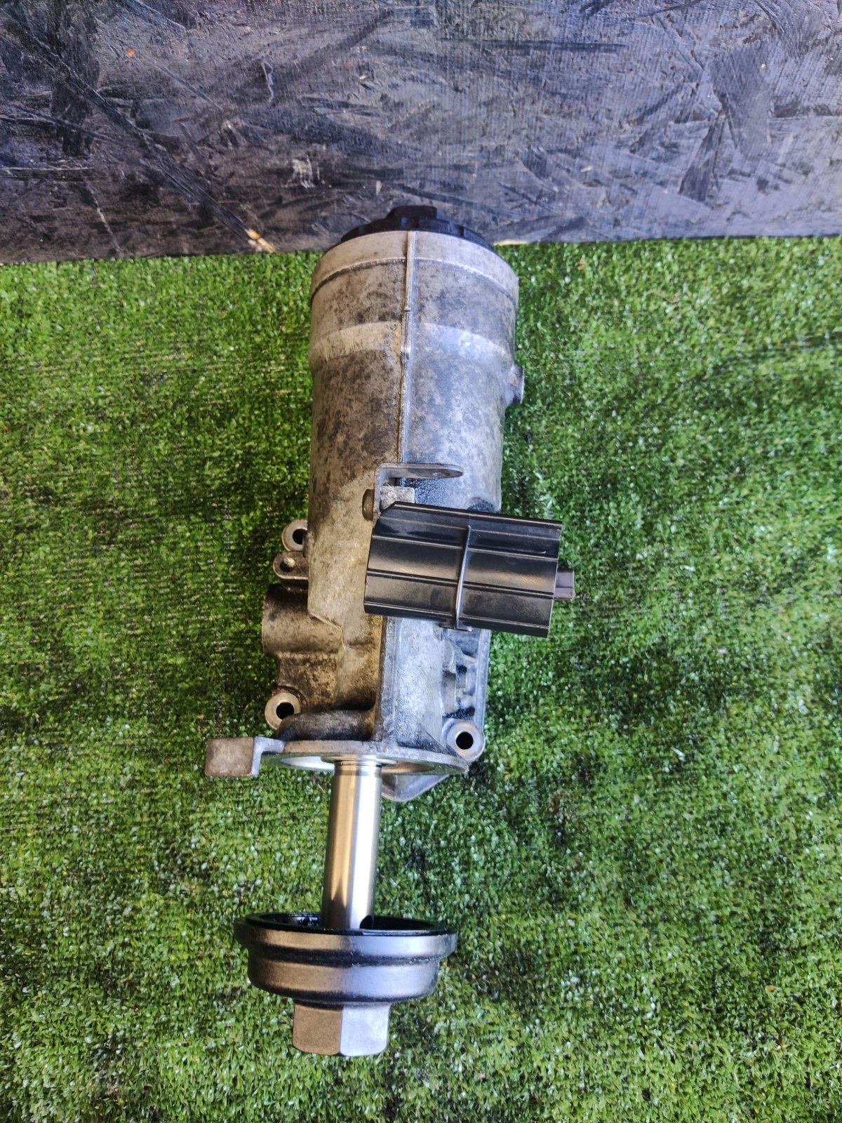 Корпус масляного фільтра Volkswagen Touran I (2003-2010) 045115389E