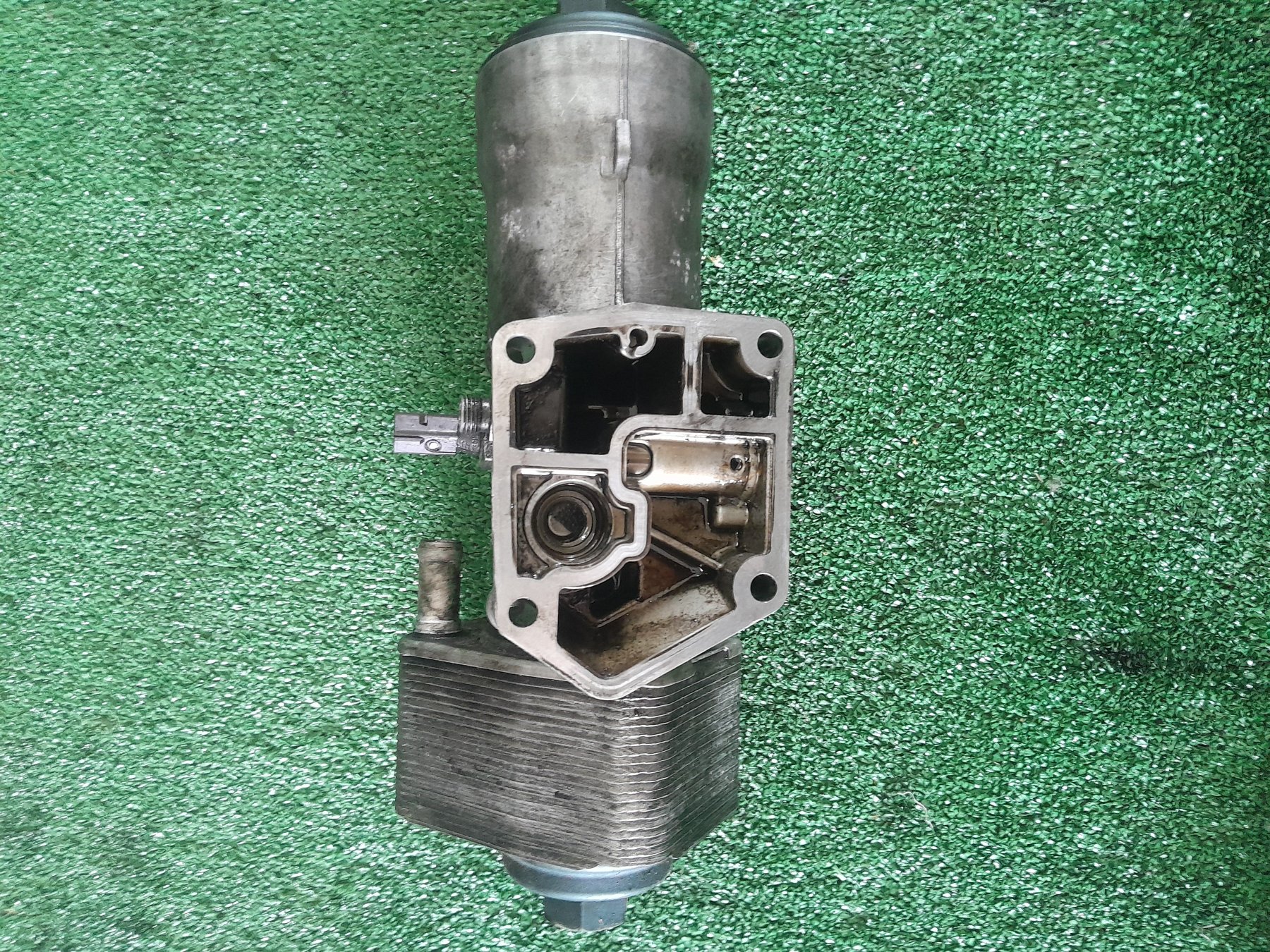 Корпус масляного фільтра Volkswagen Touran I (2003-2010) 045115389K