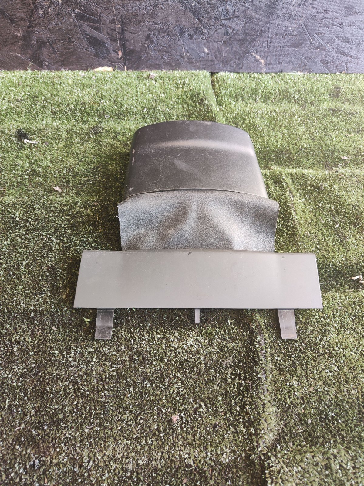 Накладка рульової колонки Volkswagen Touran I (2003-2010) 1T0858560