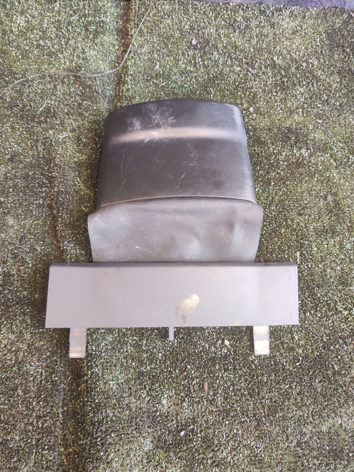 Накладка рульової колонки Volkswagen Touran I (2003-2010) 1T0858560