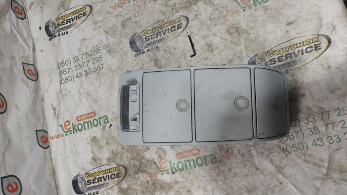 (не постачається) накладка на гучномовець Volkswagen Touran I (2003-2010) 1T0868837B