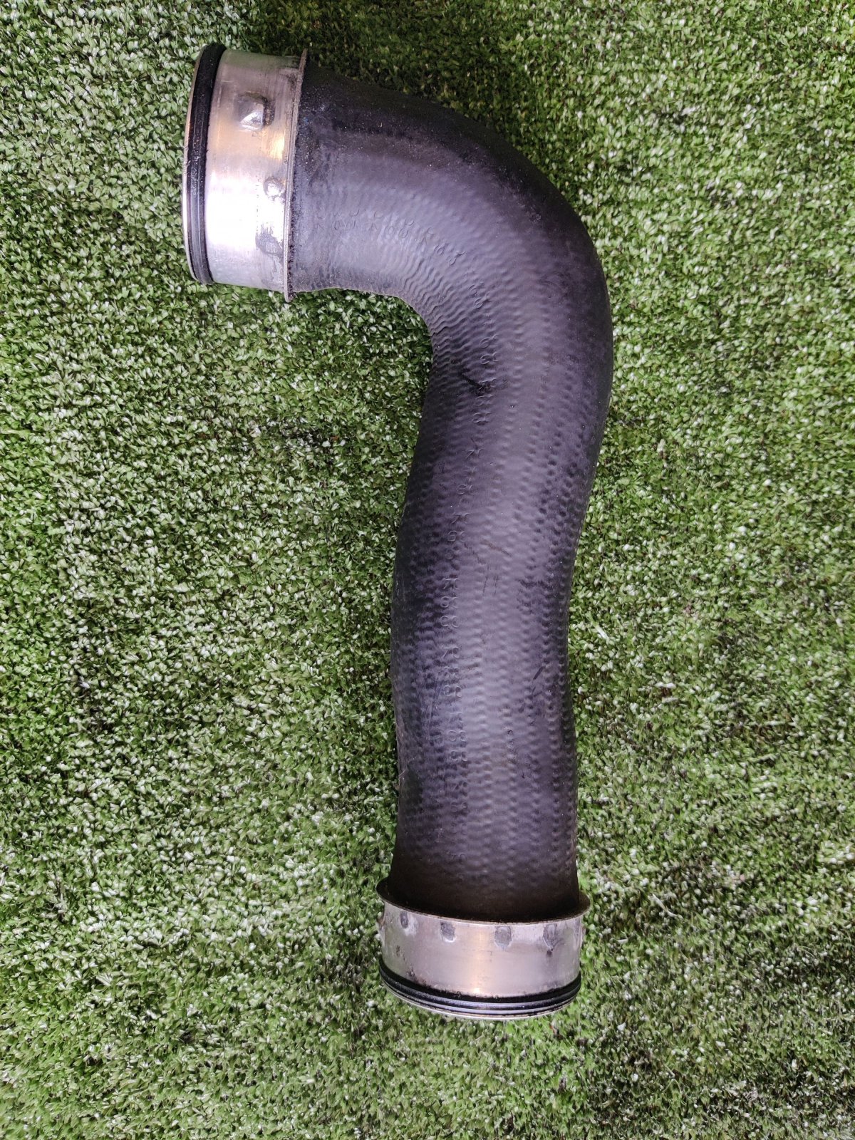 Патрубок интеркулера нижній лівий Volkswagen Touran I (2003-2010) 1K0145834G