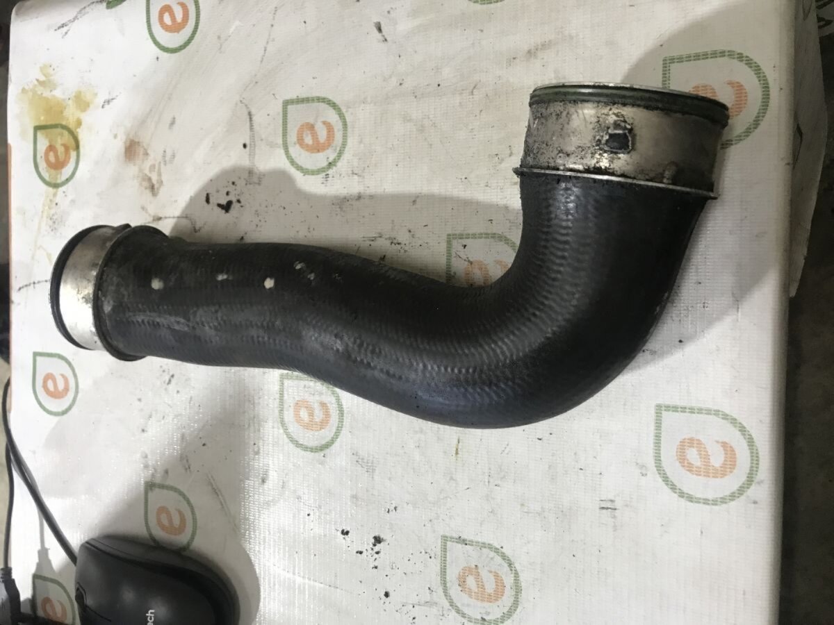 Патрубок інтеркулера Volkswagen Touran I (2003-2010) 1K0145834G