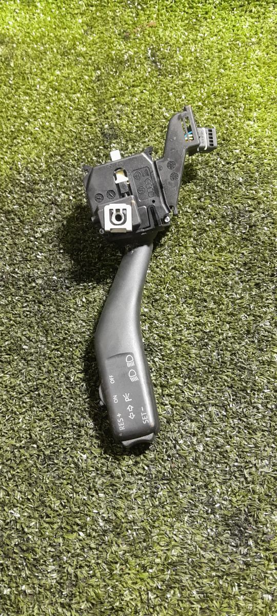 Перемикач підрульовий Volkswagen Touran I (2003-2010) 1K0953513A