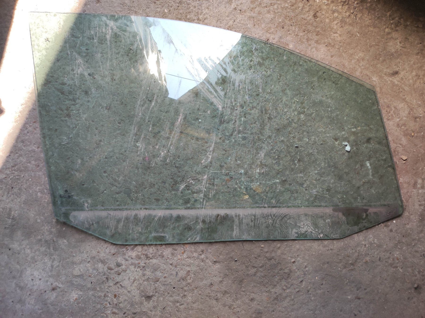 Скло автомобільне(бокове) Volkswagen Touran I (2003-2010) 1T0845202D