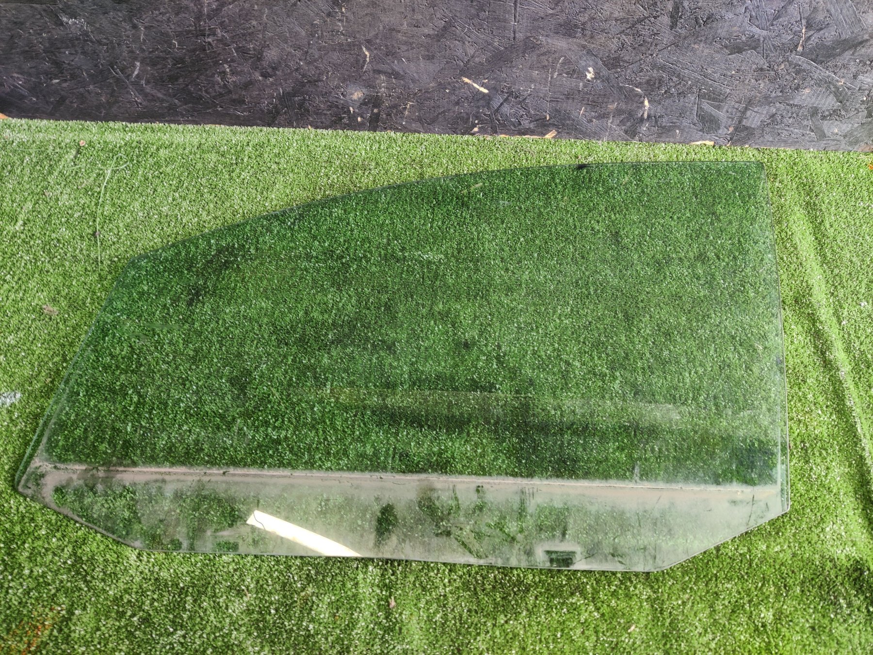 Скло переднє ліве 2004 рік Volkswagen Touran I (2003-2010) 1T0845201D