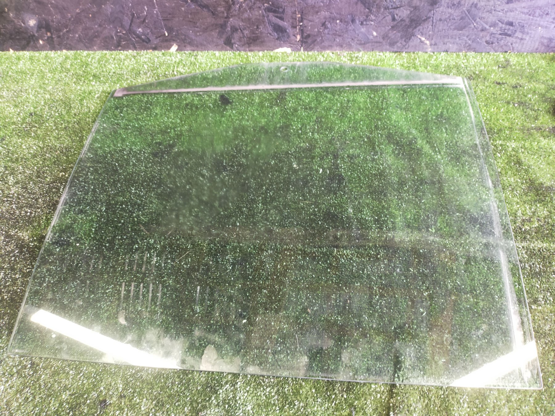 Скло задніх лівих дверей Volkswagen Touran I (2003-2010) 1T0845025F