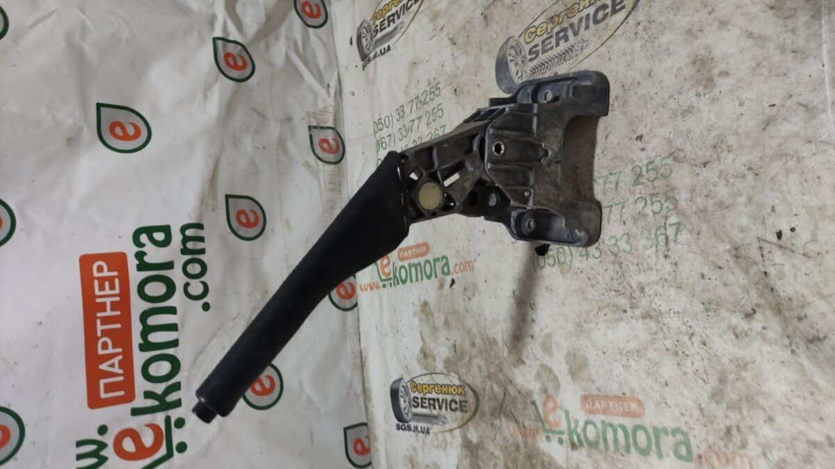 важіль ручника; важіль ручного гальма; привід гальма стоянки (управління ручним гальмом; Ручник) Volkswagen Touran I (2003-2010) 1T1711303E